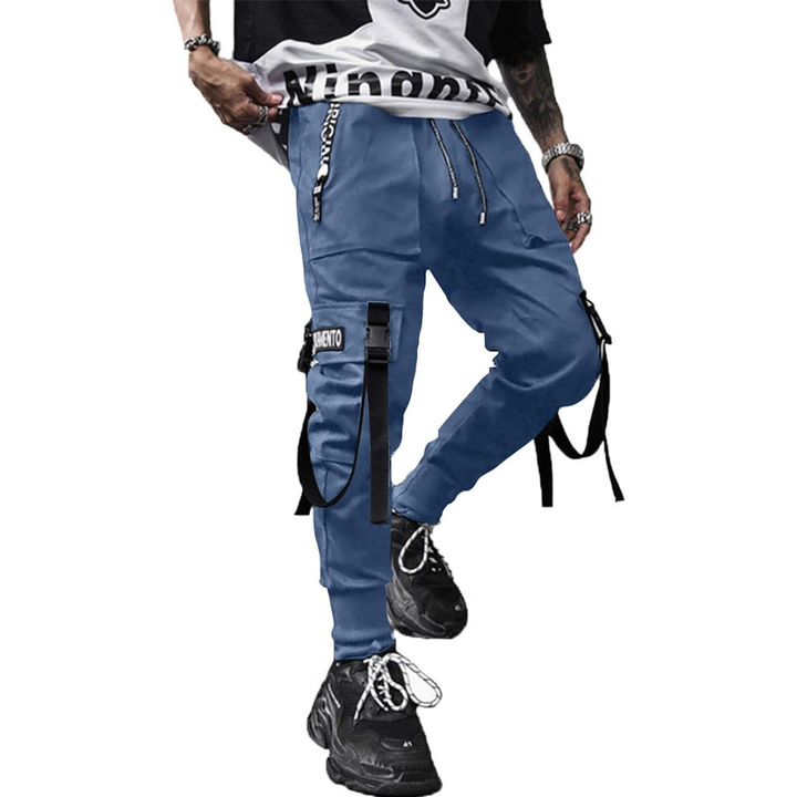 Stylish men's techwear cargo pants, black, designed for urban fashion with practical multi-pockets.