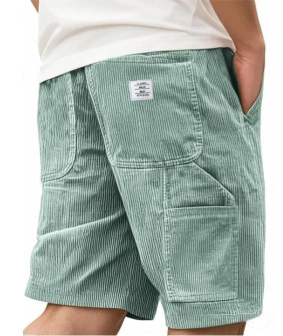 Modern men's casual shorts, relaxed fit, cargo style, ideal for a laid-back summer look & active daily use.