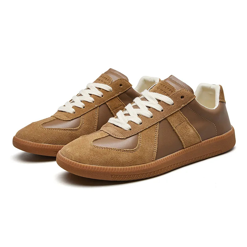 Men's casual low top sneakers with non-slip sole and lace-up closure for daily comfort.