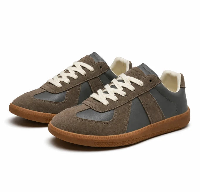 Everyday men's sneakers, low top design, comfortable and safe with a non-slip sole for daily activities.
