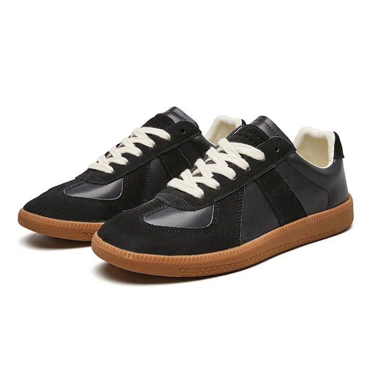 Durable men's casual low top lace-up sneakers, featuring a reliable non-slip sole for active daily wear.