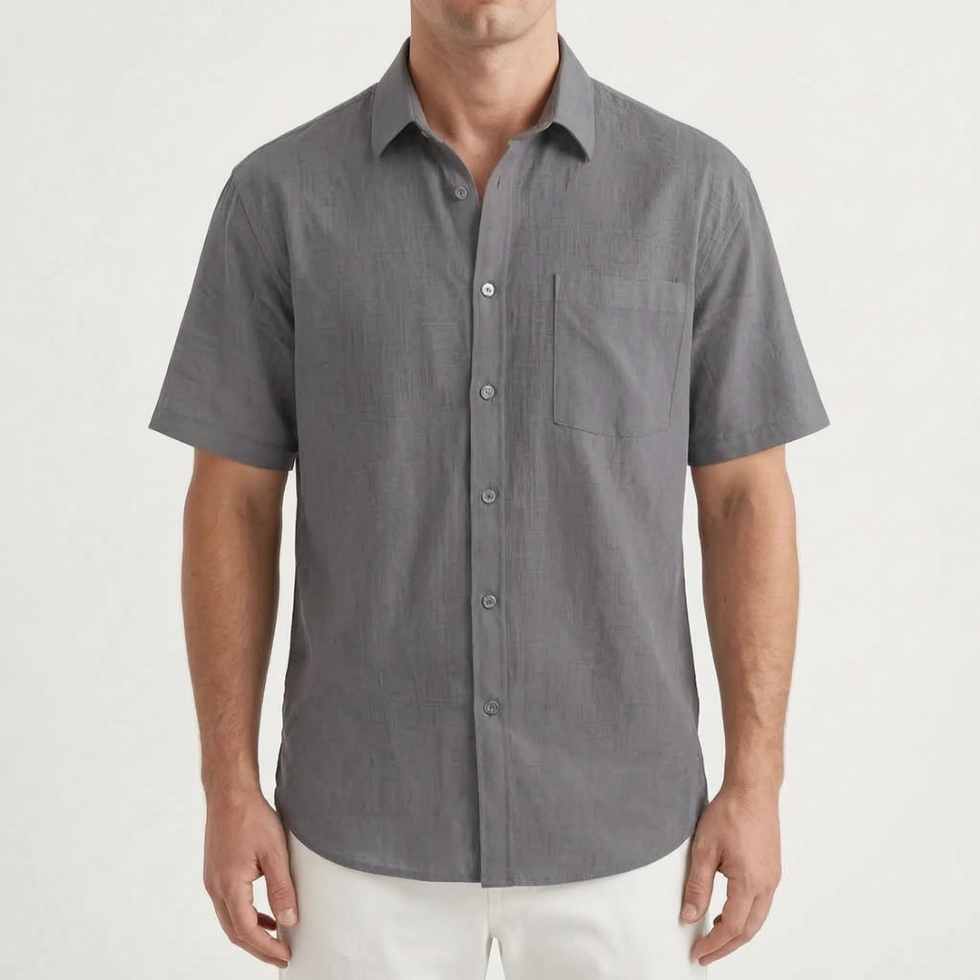 Everyday men's short-sleeve button-up top, a comfortable solid color shirt for casual summer and leisure.