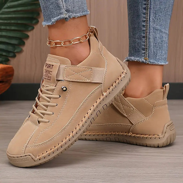 Comfortable men's casual sneakers, wide toe and non-slip for versatile everyday walking & daily activities.