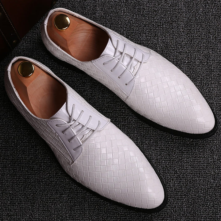 Stylish men's Casper leather lace-up shoes, versatile for smart casual outfits, office wear & sophisticated looks.