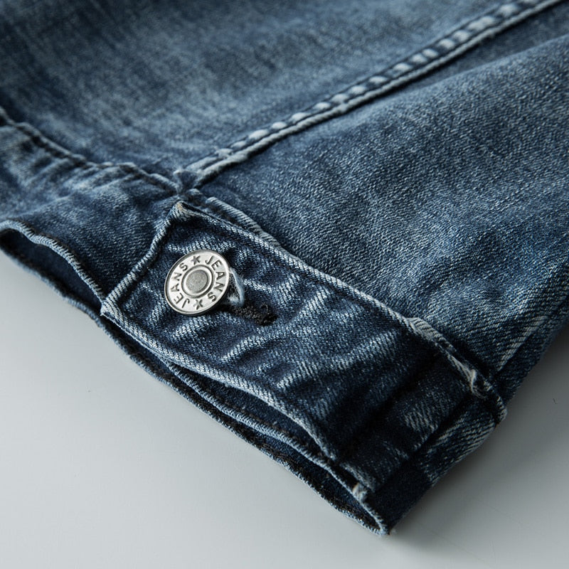 Classic men's blue denim jacket, a staple for timeless, casual style. Perfect everyday outerwear for any season.