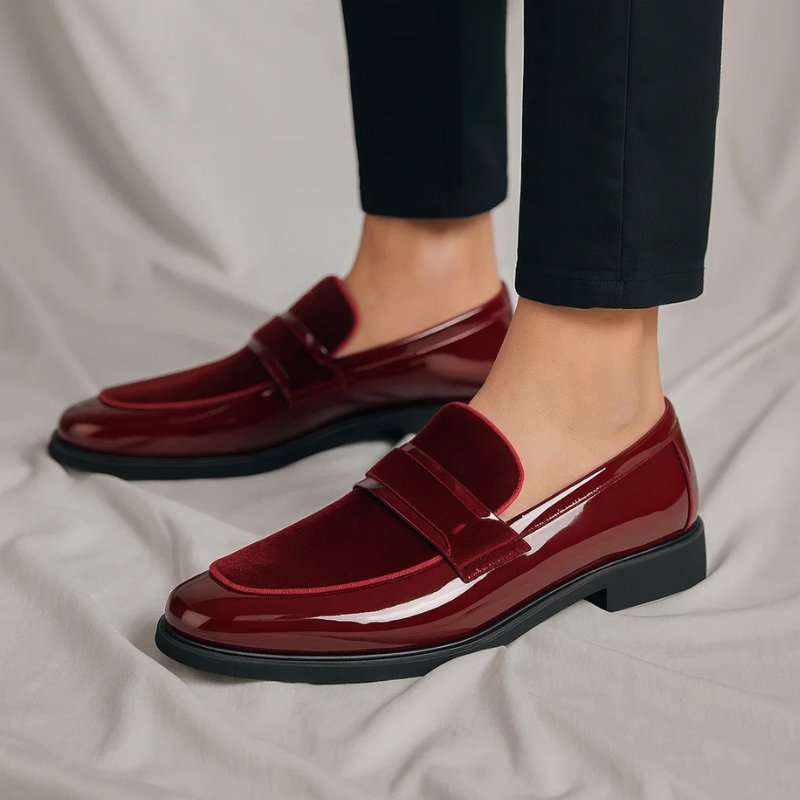 Comfortable men's brown penny loafers, elegant slip-on shoes perfect for both formal and casual men's fashion.