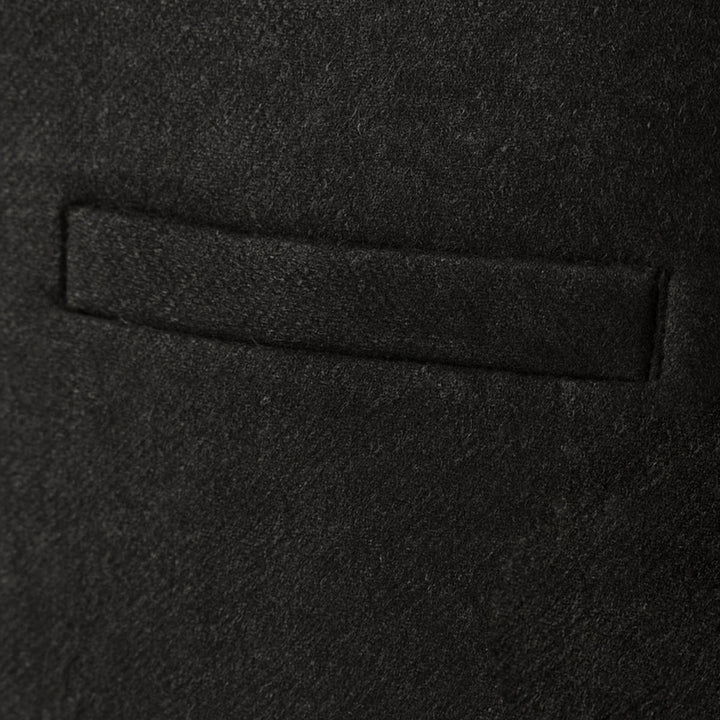Classic men's vest for a sophisticated ensemble, suitable for formal and semi-formal wear.
