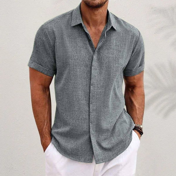 Versatile men's button shirt, classic collar, relaxed fit, short sleeve for summer, great for everyday casual wear.