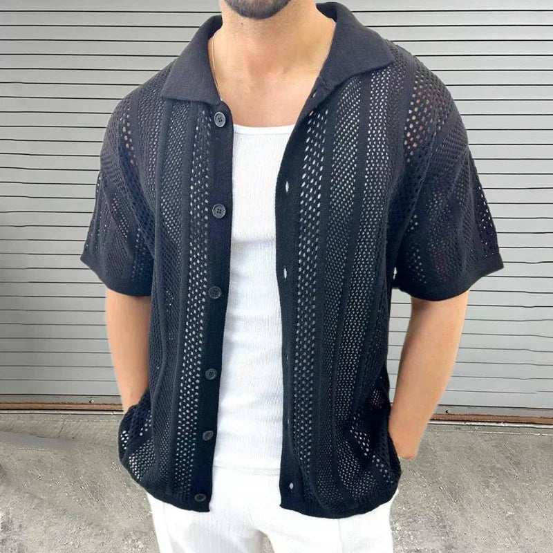 Effortless men's short sleeve knit shirt with classic collar, ideal for breathable summer leisure wear.
