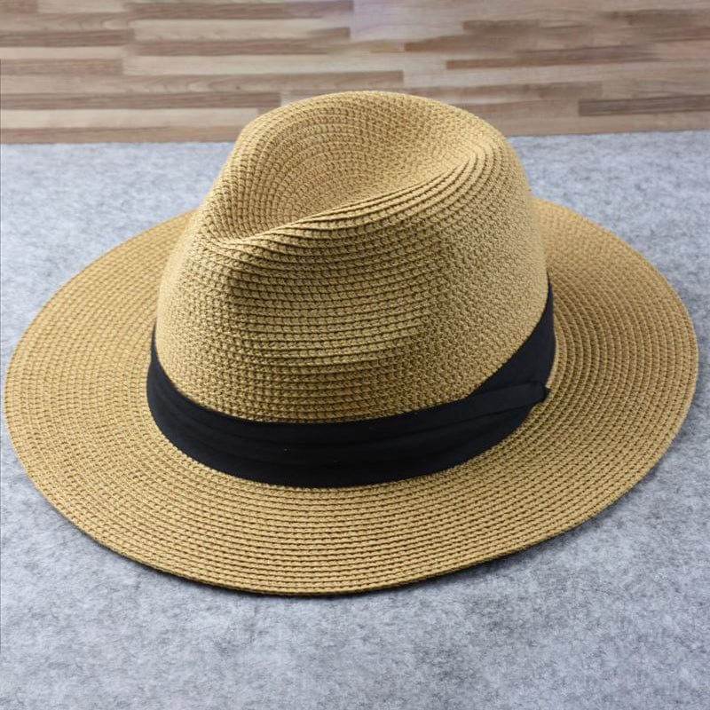 Men's classic Panama hat, handcrafted for stylish sun protection and a timeless, elegant summer look.