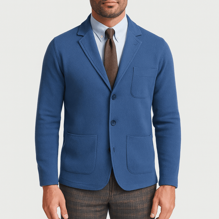 Smart men's classic single-breasted blazer with sharp lapels, suitable for any occasion.