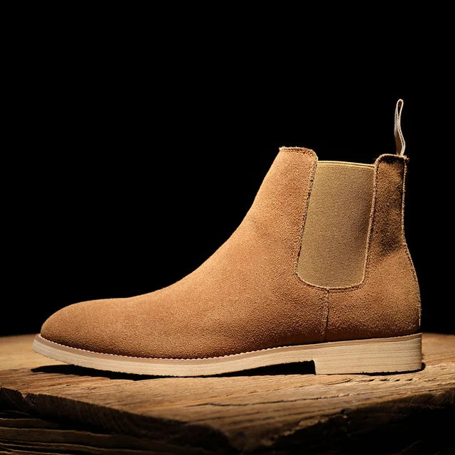 Versatile men's classic Chelsea boots, a comfortable slip-on design for various occasions.