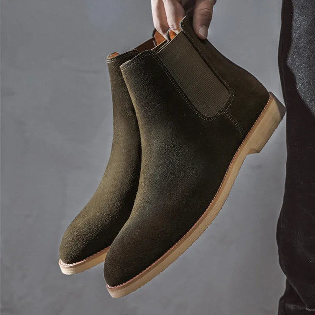 Elegant men's classic slip-on Chelsea boots, providing comfort and style for daily outfits.