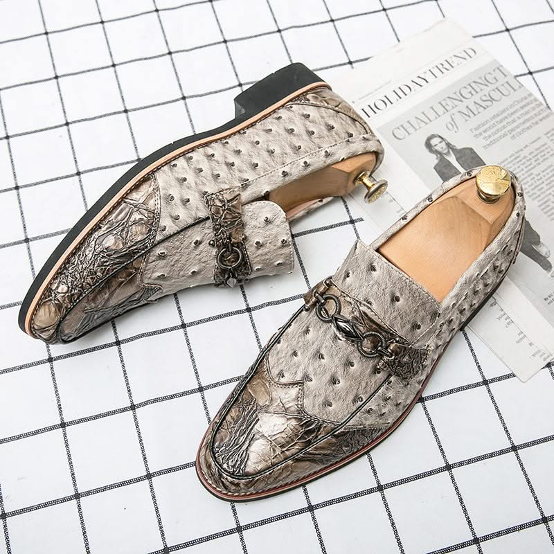 Comfortable men's slip-on loafers; a stylish blend of classic design and everyday appeal.
