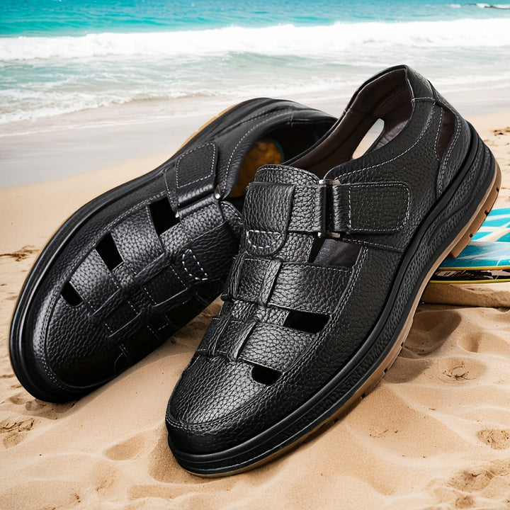Durable men's closed-toe summer walking sandals, offering a secure fit and cool comfort for active wear.