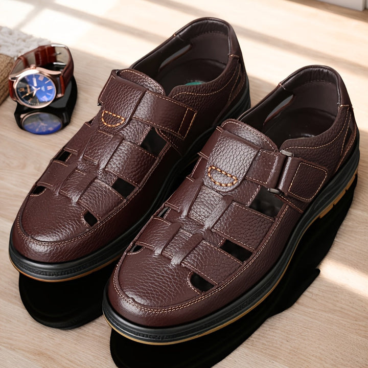 Men's adjustable strap closed-toe sandals, ideal for walking, light hiking, and summer outdoor activities.