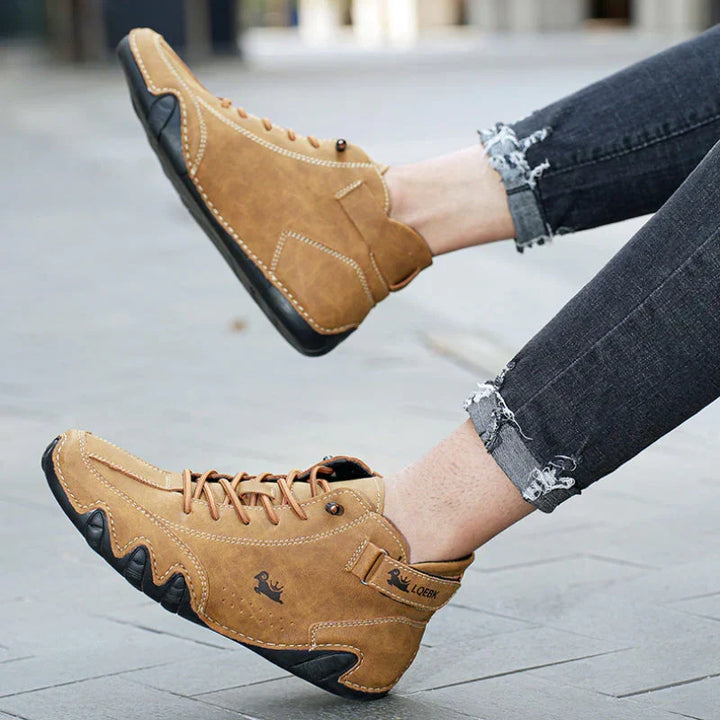 Men's comfortable barefoot feel walking shoes, lightweight with flexible sole for everyday wear and casual style.