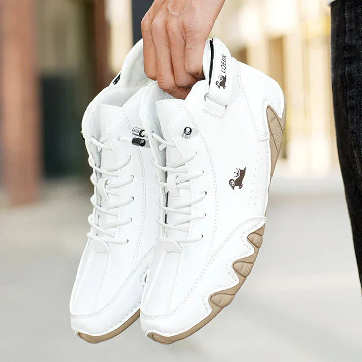 Lightweight men's barefoot feel walking shoes, non-slip flexible sole for comfortable everyday wear and driving.