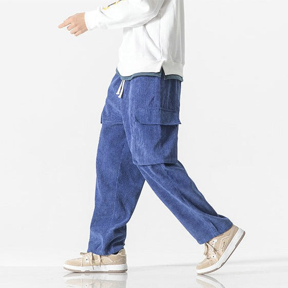 Utility cargo pants for men, soft fabric, practical pockets, elastic drawstring waist.