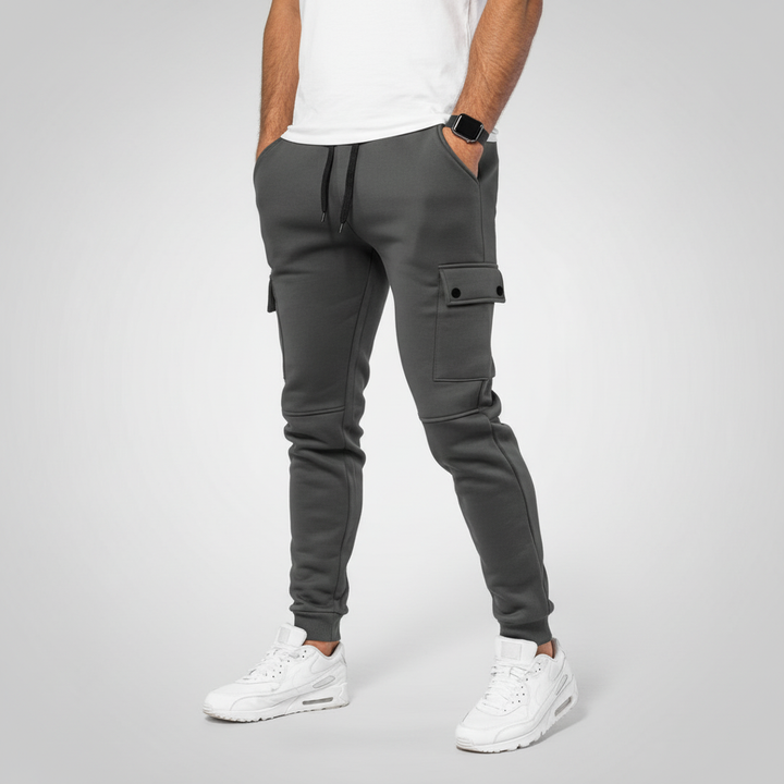 Men's cropped joggers with convenient pocket for everyday comfort, suitable for casual & active lifestyles.