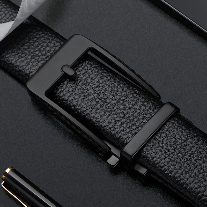 Premium men's cowhide leather belt featuring a sturdy polished buckle, a timeless menswear accessory.