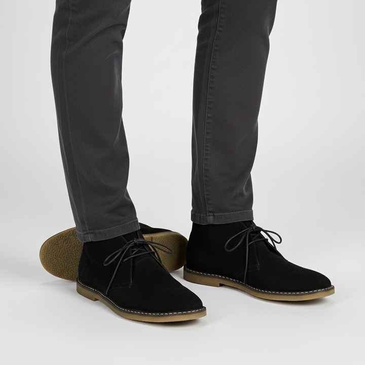 Formal men's comfortable dress shoes, featuring a sleek design for business meetings or evening events.