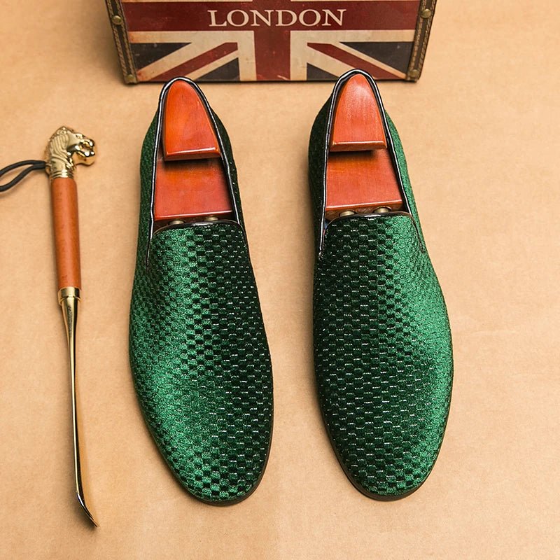 Formal men's dress shoes: slip-on loafers with an elegant woven pattern, perfect for smart casual & events.