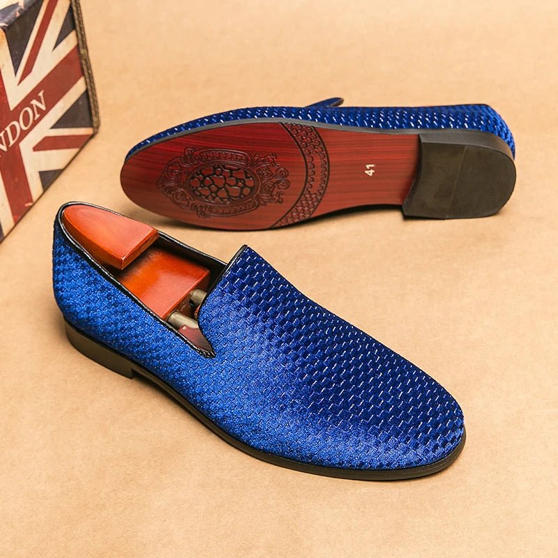 Casual men's woven slip-on loafers, offering easy wear and a fashionable design. Great for everyday style.