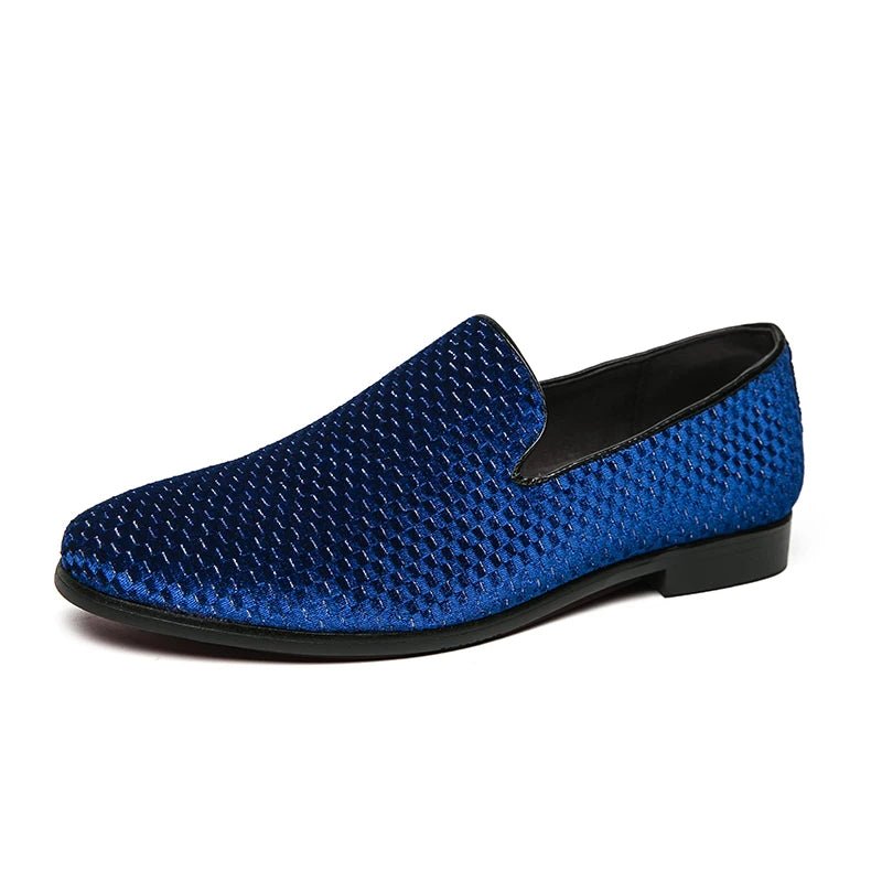 Men's luxury slip-on loafers, designed with an elegant woven texture for a sophisticated and comfortable fit.
