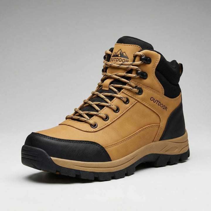 Durable men's high-top winter hiking boots, insulated for outdoor adventures in cold weather.