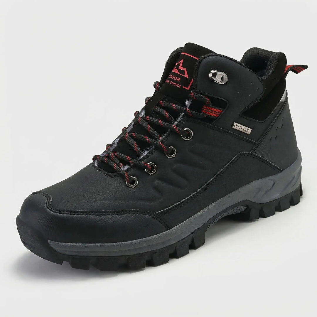 Men's durable high-top insulated hiking boots, perfect for winter trekking and cold weather activities.