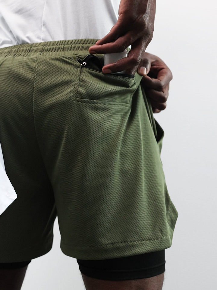 Men's Kinetic Mesh gym shorts, ideal for intense workouts. Offers flexibility & performance.
