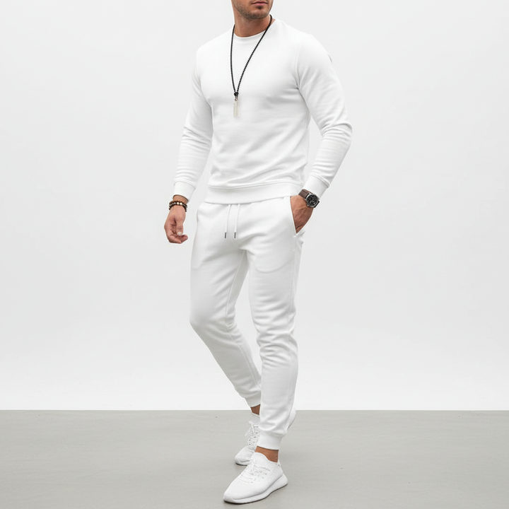 Soft & comfortable men's Kirk tracksuit set, ideal for active training sessions and relaxed loungewear. Sportswear.