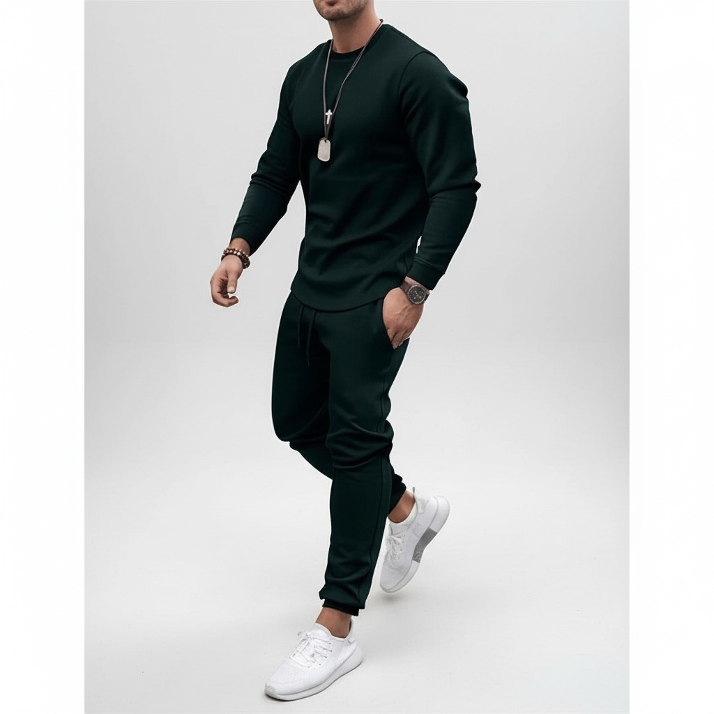 Detail of men's Kirk performance tracksuit, highlighting quality fabric for athletic and casual comfort. Fitness wear.