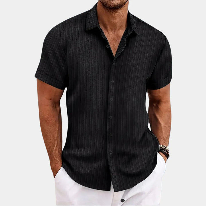 Versatile men's casual button-up shirt, light & breathable fabric for smart casual summer outfits.