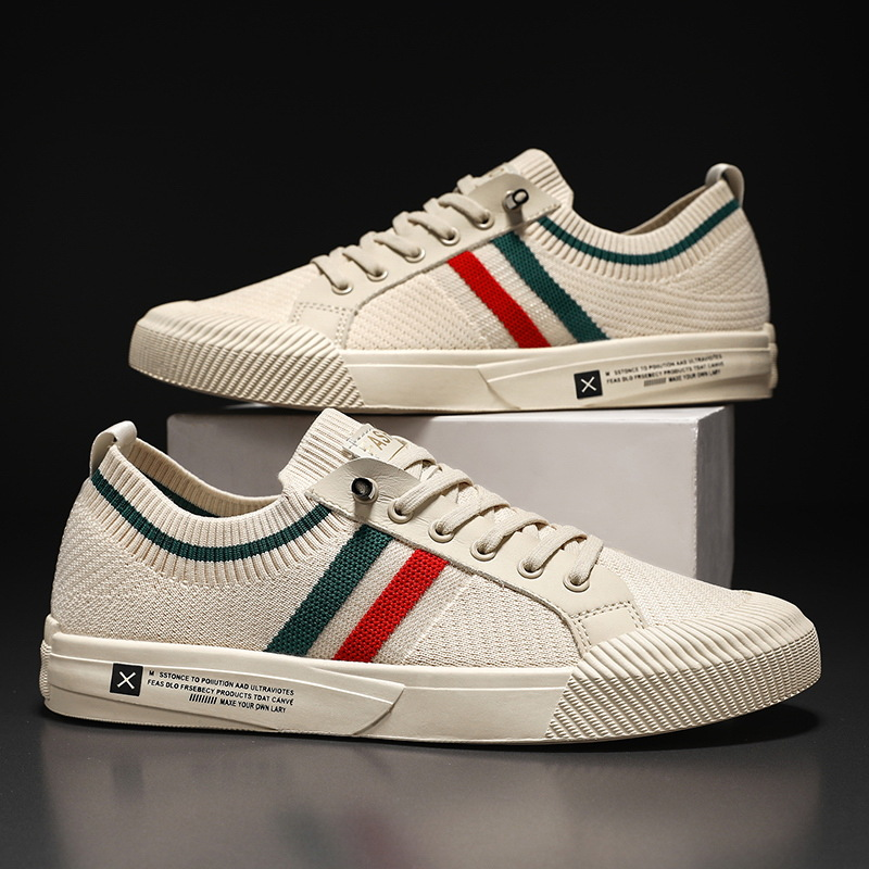 Comfortable men's casual lace-up sneakers, lightweight & breathable, perfect for daily wear.
