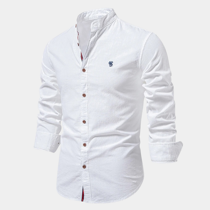 Versatile men's lightweight long-sleeve summer shirt, ideal for casual and elegant warm-weather styles.