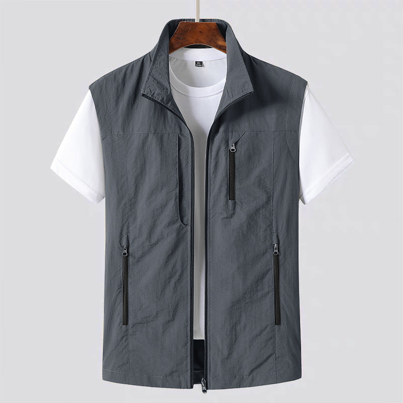 Casual men's summer vest, lightweight and sleeveless, with multiple pockets for outdoor utility and travel.
