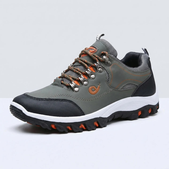Men's waterproof low-cut trail running shoes, ideal for hiking, outdoor adventures, and all-terrain walking.
