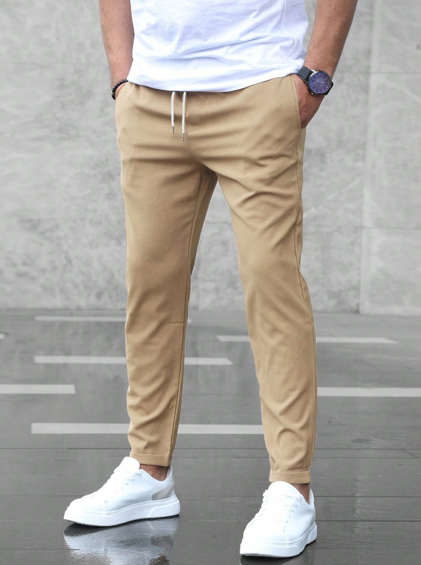 Stylish men's luxury pants, offering comfort and a modern fit for any occasion.
