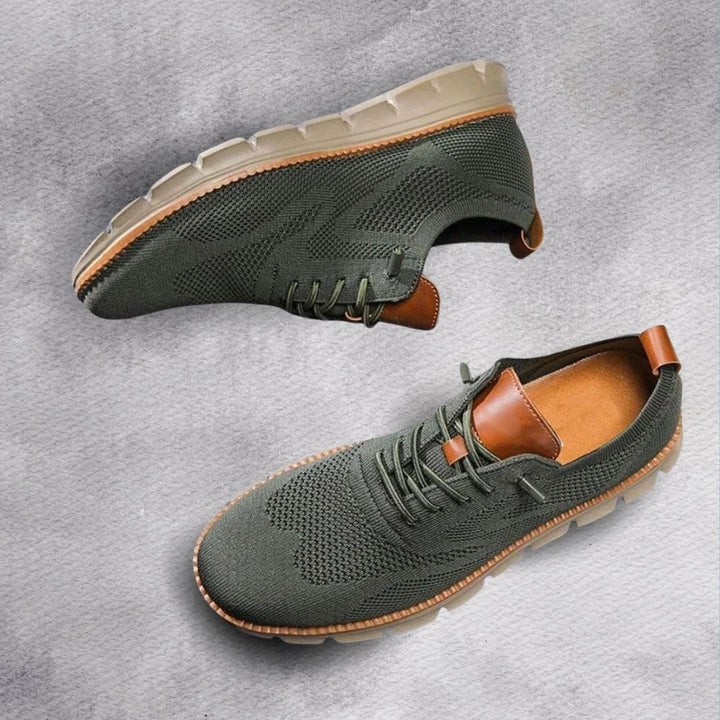Men's supportive footwear, orthopedic features for walking & an active daily routine.