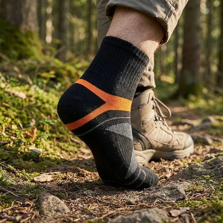 Men's performance ankle athletic socks, essential for running, training & sports.