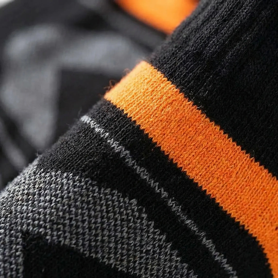 Breathable men's performance ankle socks, perfect for activewear, gym, and daily sports.