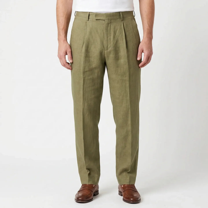 Modern men's pleated summer pants, perfect for smart casual everyday wear. Relaxed fit and breathable.