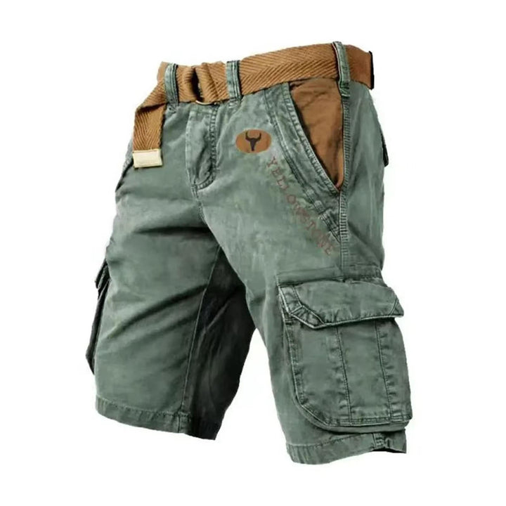Stylish men's multi-pocket cargo shorts, relaxed fit for ultimate summer comfort.