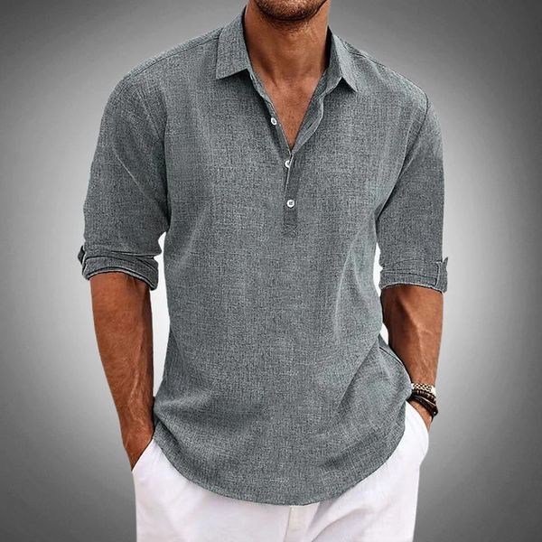 Casual men's short-sleeve polo in a relaxed fit. Comfortable & versatile for everyday wear. Features button placket.