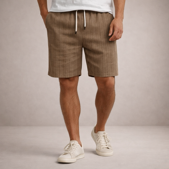 Casual men's shorts with drawstring, relaxed fit, ideal for warm weather comfort.