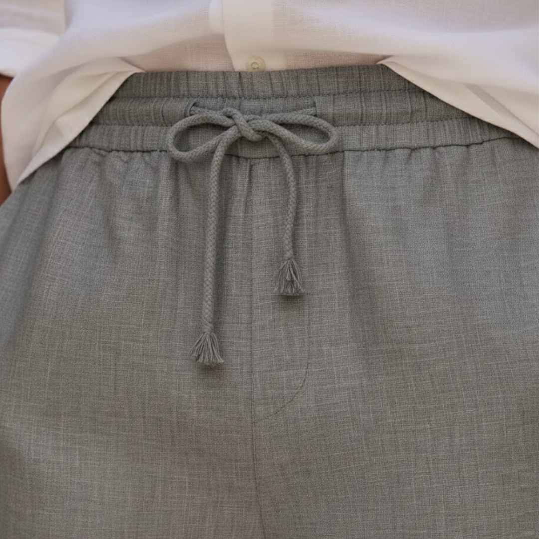Soft, breathable fabric of men's knee-length shorts, ideal for warm weather and ultimate comfort.