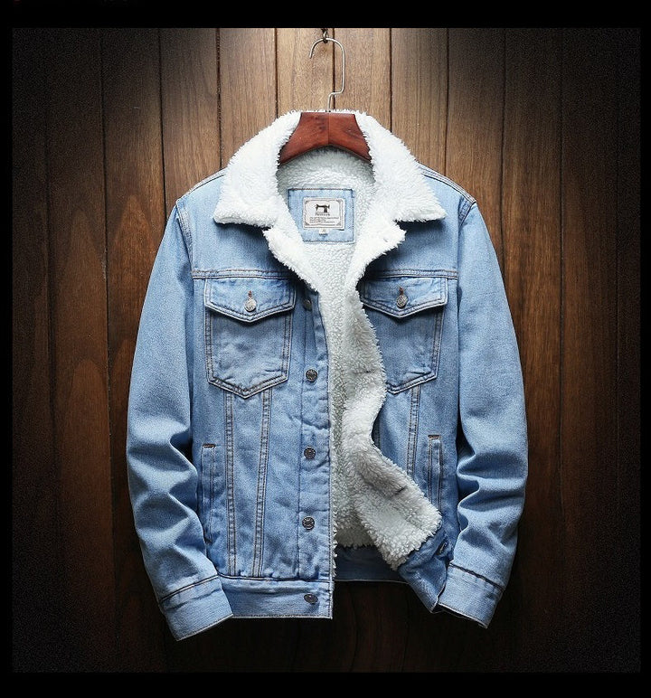 Premium men's retro denim jacket, warm fleece lining ensures comfort & classic style in cold weather.
