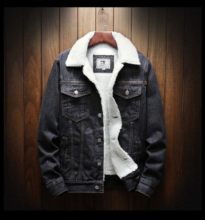Men's blue retro denim jacket, warm fleece lining. Casual fashion layering piece for fall & winter menswear.